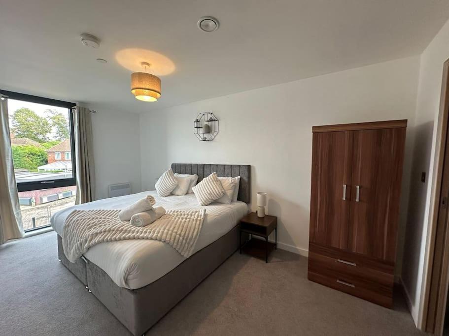 Stylish Central York Apartment Free Parking & Gym Exterior photo